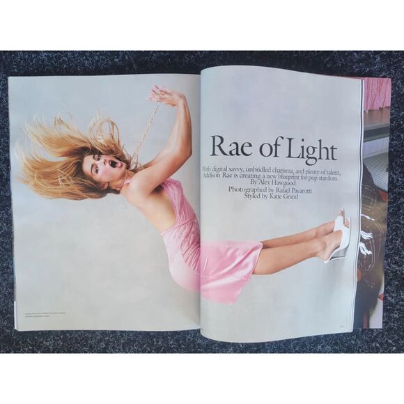 Addison Rae - W Magazine October 2025 - The Originals Issue - Fast Shipping - Picture 2 of 2